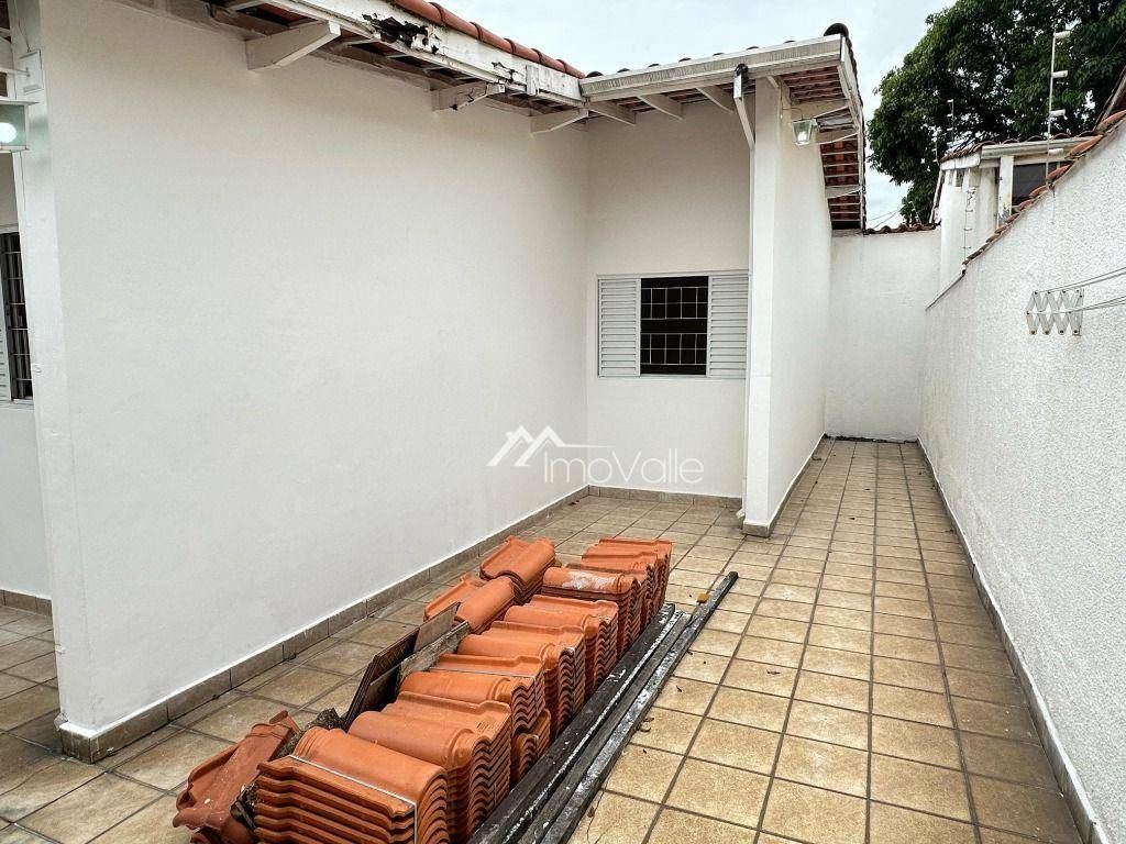 Casa para alugar com 3 quartos, 200m² - Foto 30