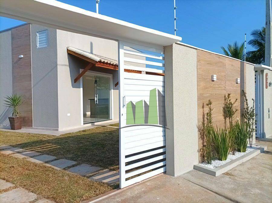 Casa à venda com 3 quartos, 100m² - Foto 1