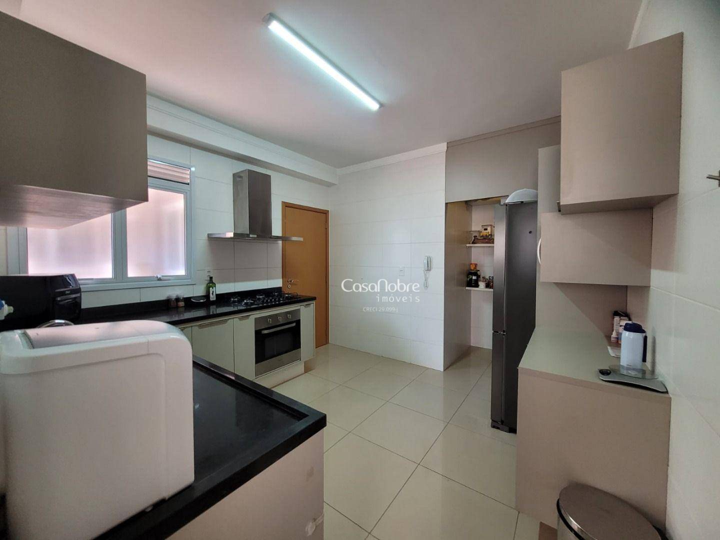 Apartamento à venda com 3 quartos, 171m² - Foto 18