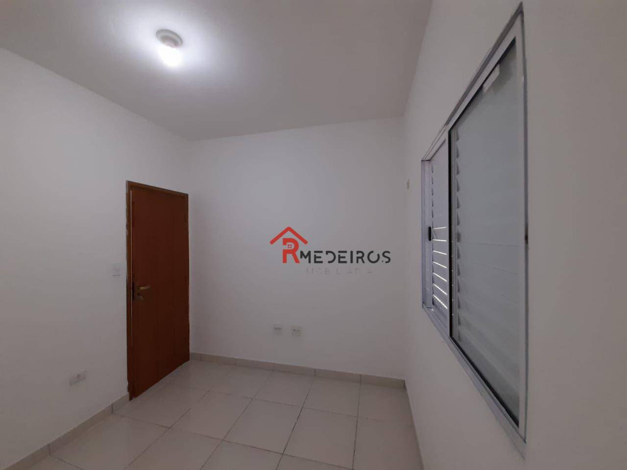 Casa à venda com 2 quartos, 55m² - Foto 11