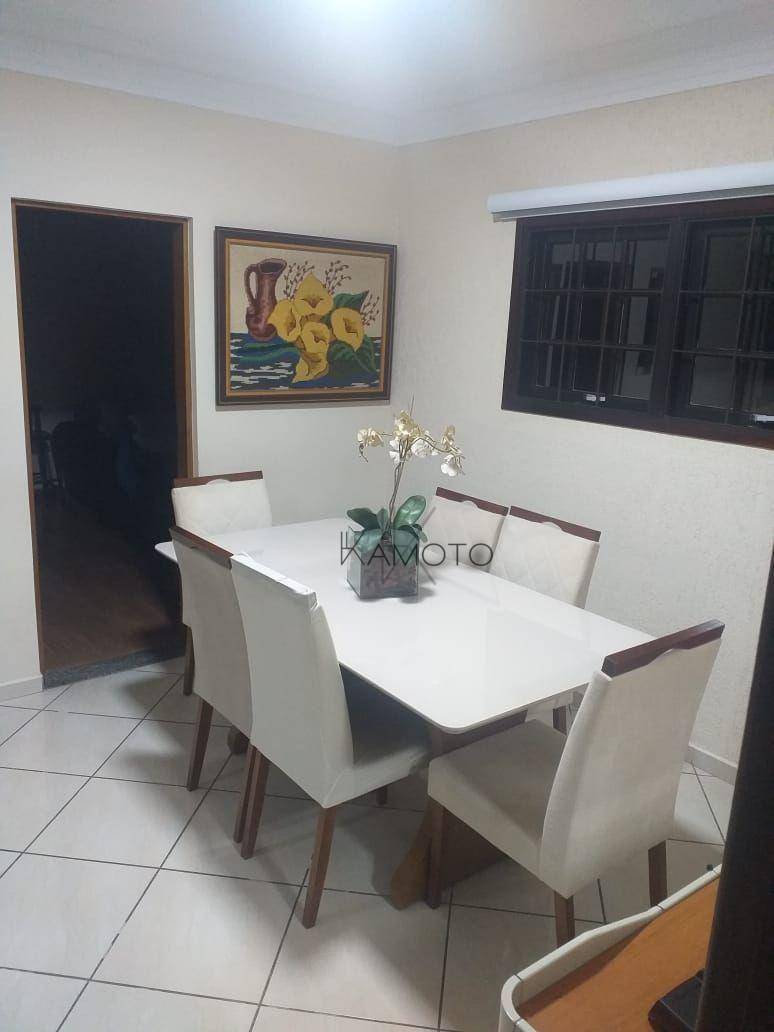 Sobrado à venda com 4 quartos, 250m² - Foto 2