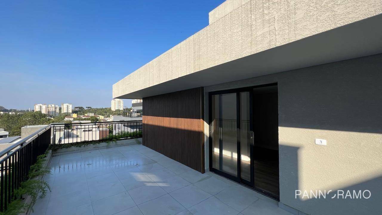 Sobrado à venda com 4 quartos, 241m² - Foto 1