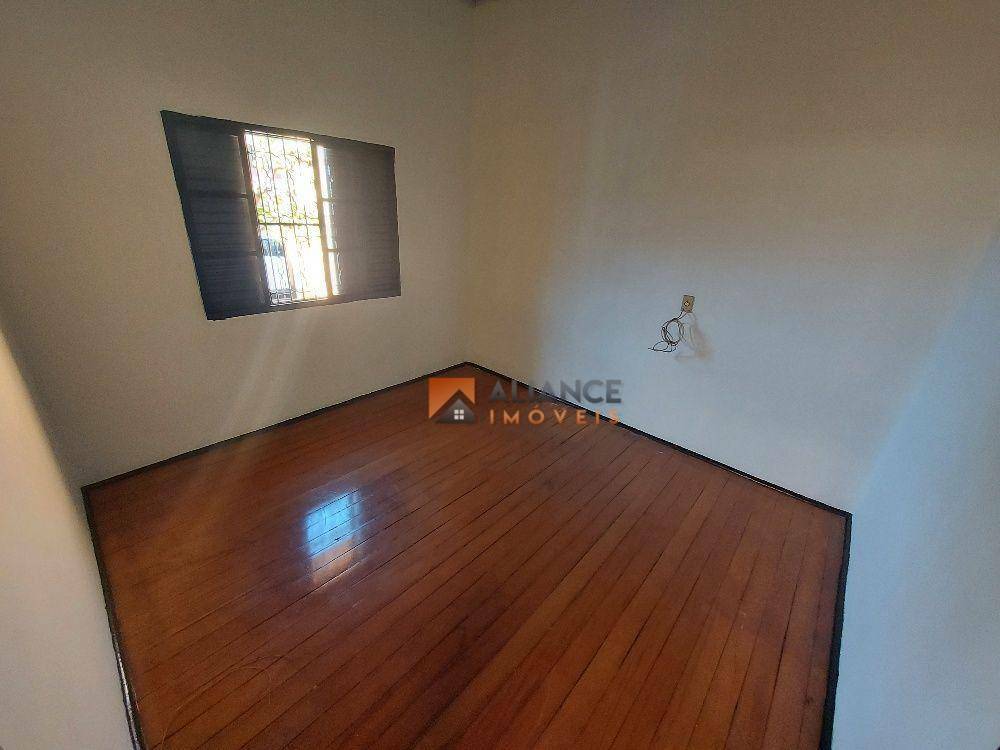 Casa à venda com 2 quartos, 120m² - Foto 11