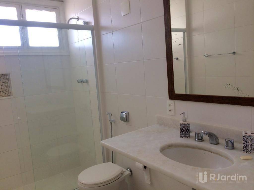 Apartamento para alugar com 3 quartos, 150m² - Foto 13