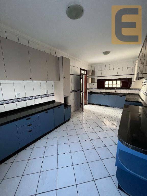 Casa à venda com 4 quartos, 375m² - Foto 32