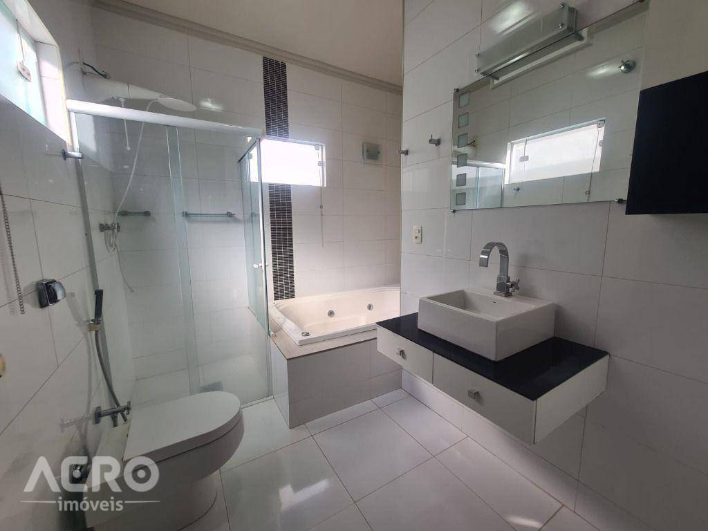 Casa de Condomínio à venda com 3 quartos, 298m² - Foto 3