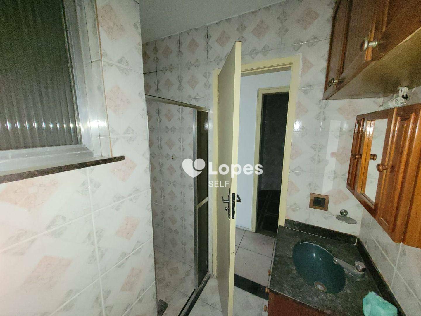 Apartamento à venda com 2 quartos, 70m² - Foto 4