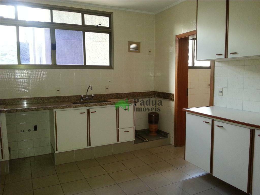 Apartamento à venda com 3 quartos, 158m² - Foto 5