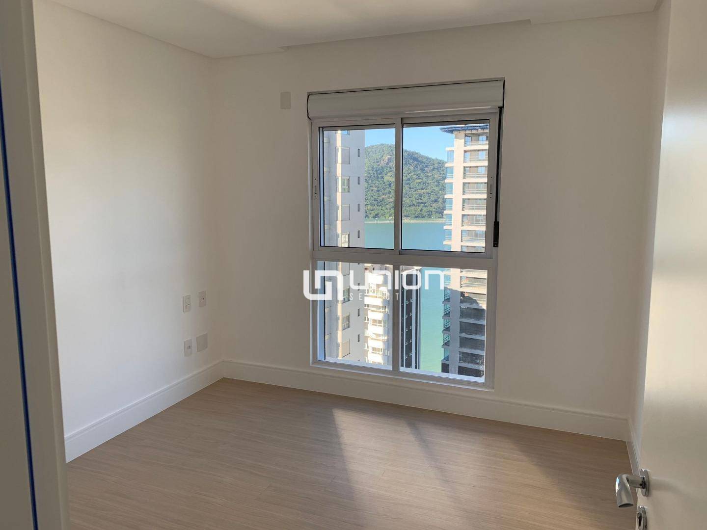 Apartamento à venda com 4 quartos, 153m² - Foto 8