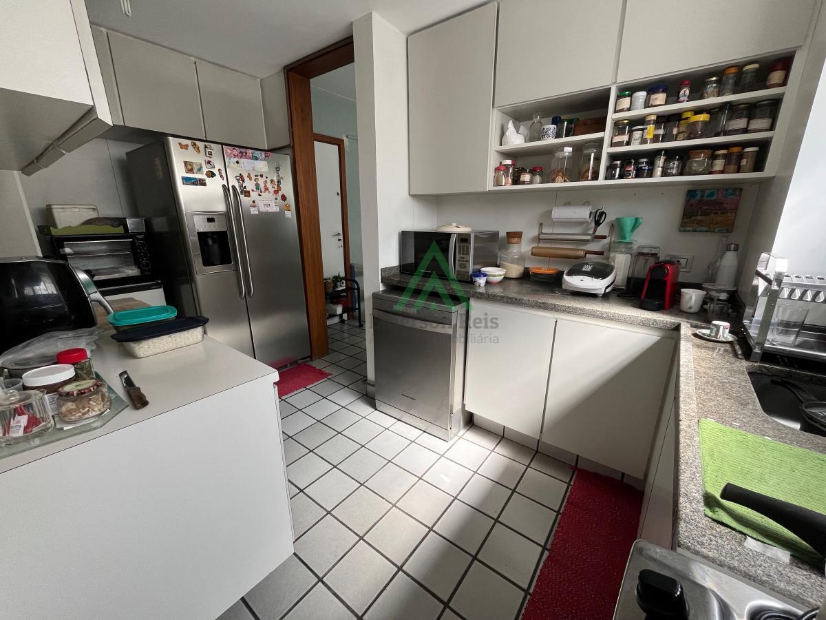 Apartamento à venda com 4 quartos, 170m² - Foto 13