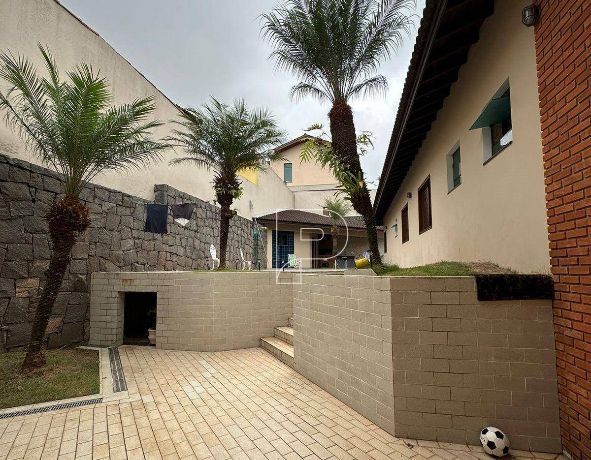 Casa de Condomínio à venda com 4 quartos, 353m² - Foto 1