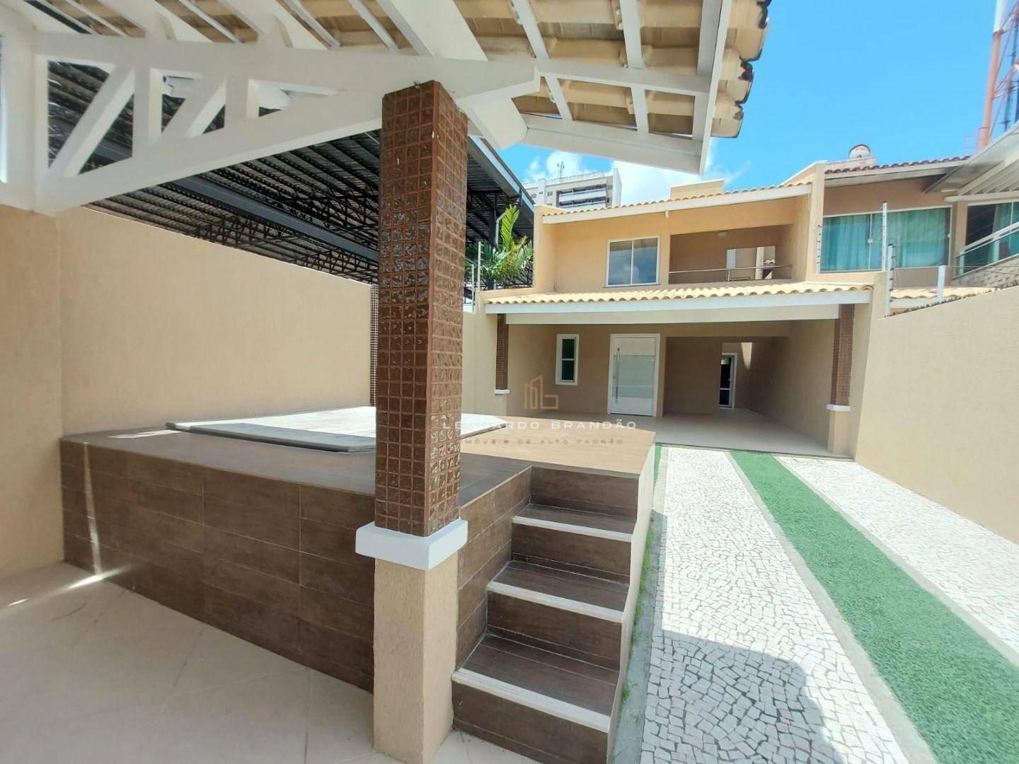 Casa à venda com 3 quartos, 230m² - Foto 2