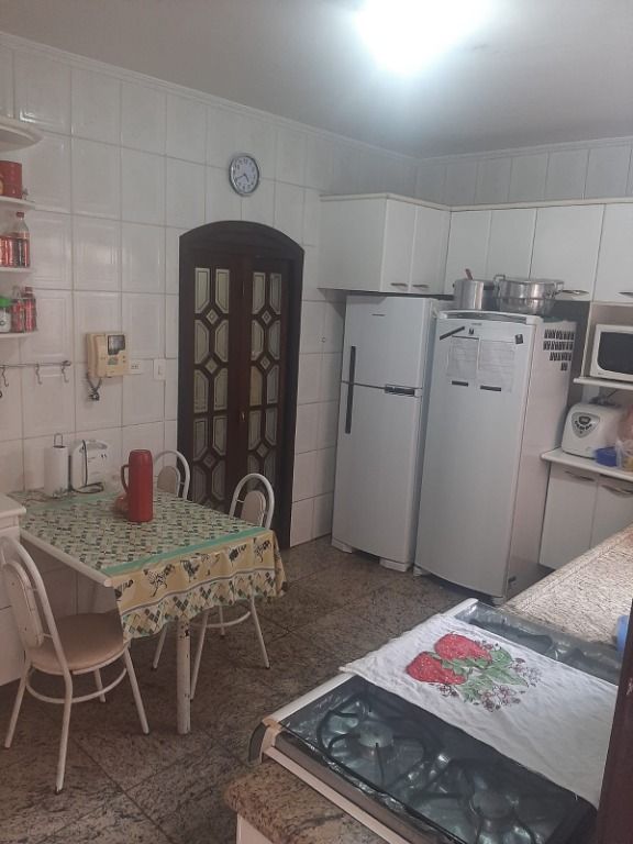 Sobrado à venda com 3 quartos, 240m² - Foto 9