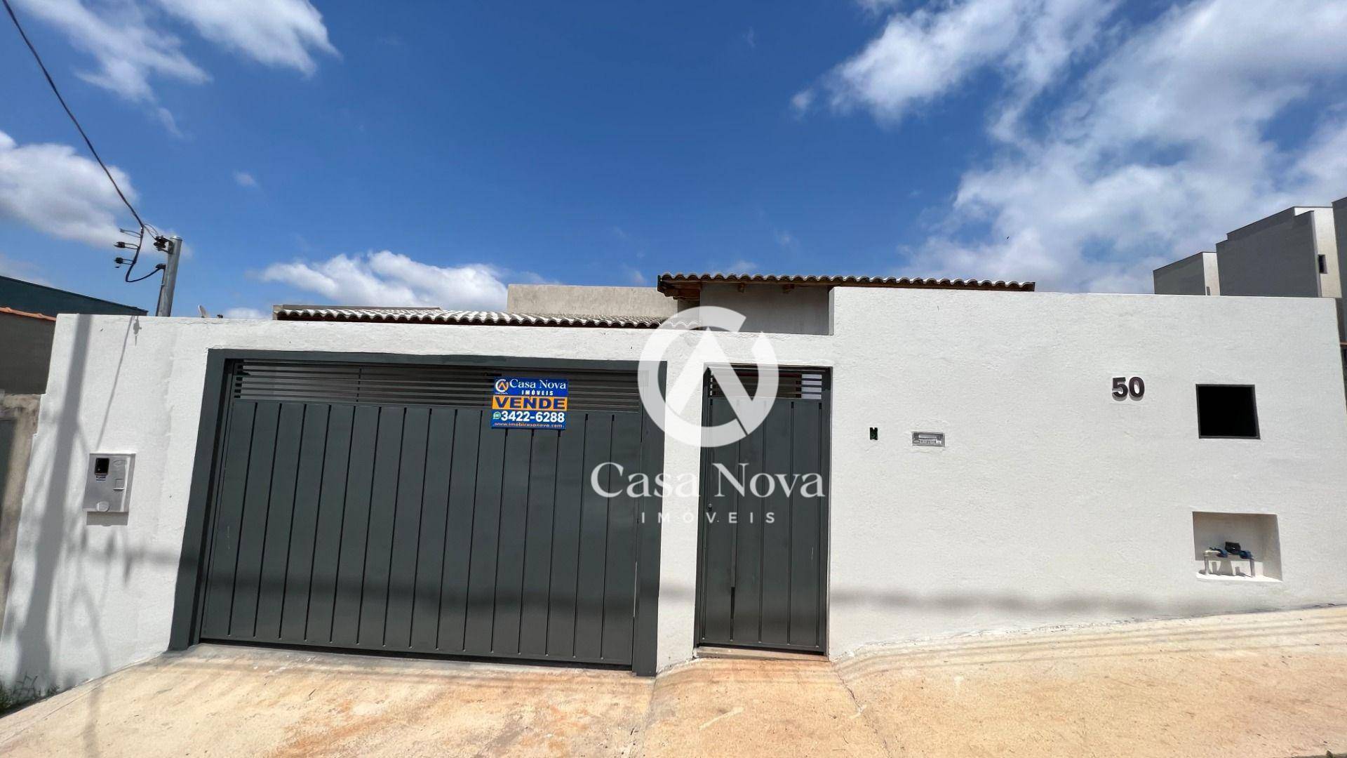 Casa à venda com 3 quartos, 138m² - Foto 1