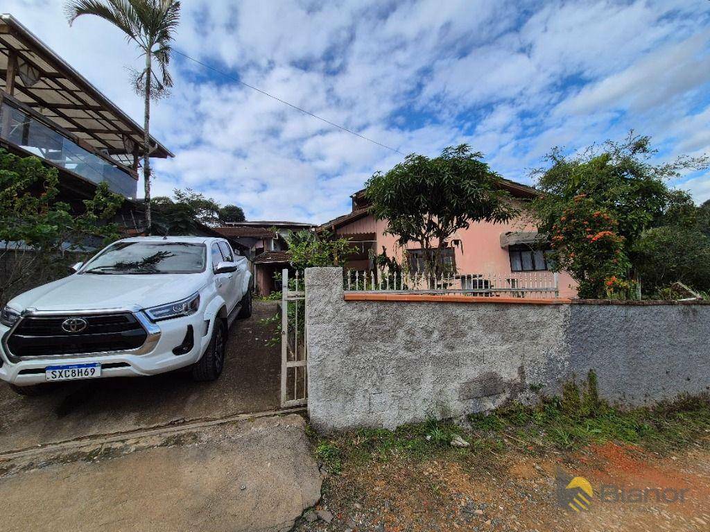 Casa à venda com 3 quartos, 162m² - Foto 1
