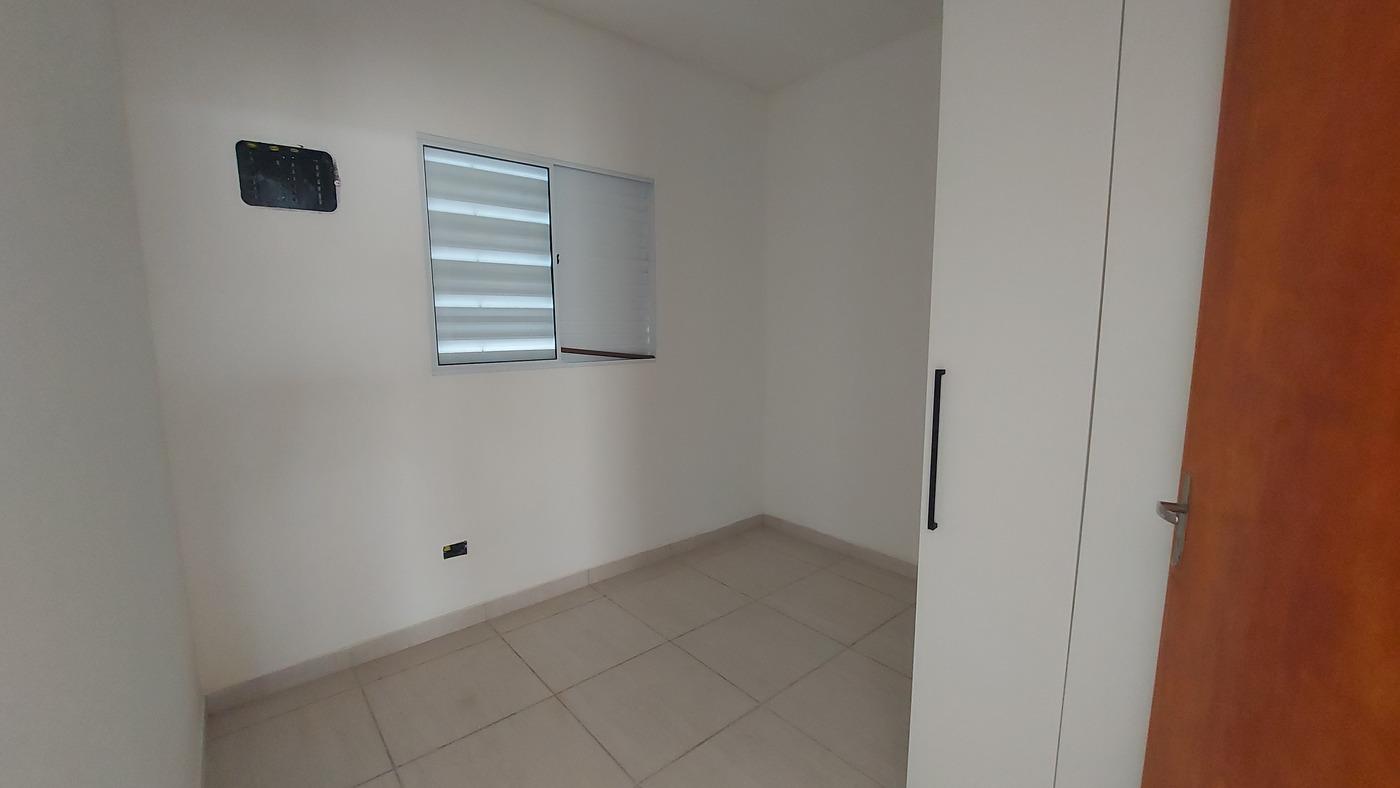 Casa à venda com 2 quartos, 46m² - Foto 4