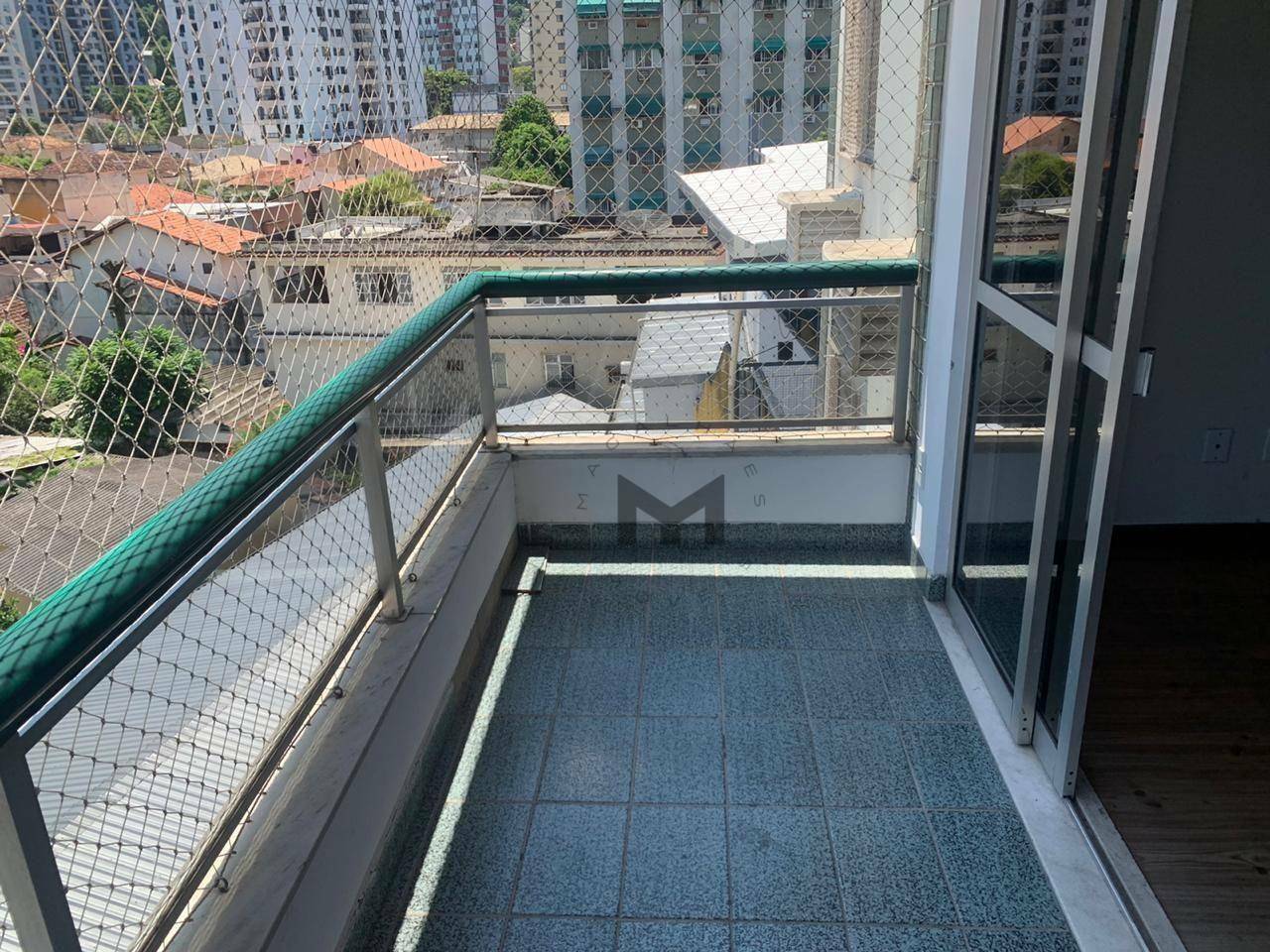 Apartamento à venda com 2 quartos, 75m² - Foto 1