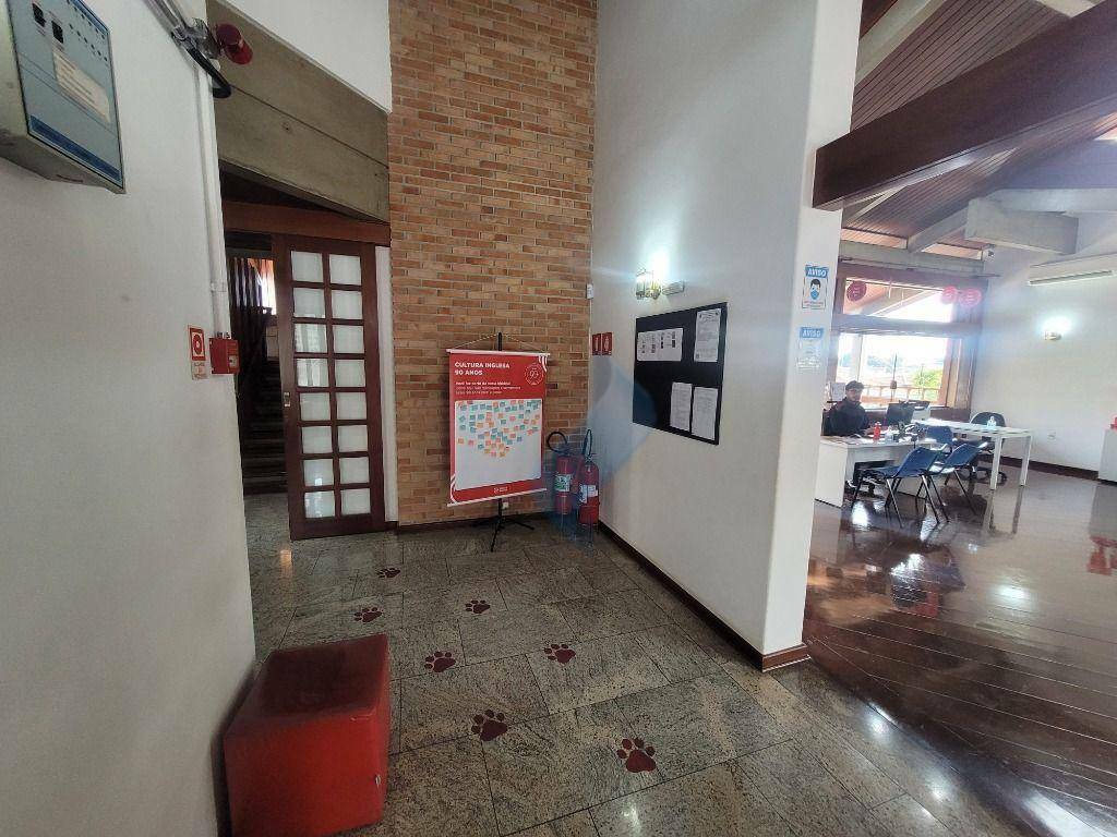 Casa à venda com 5 quartos, 609m² - Foto 2