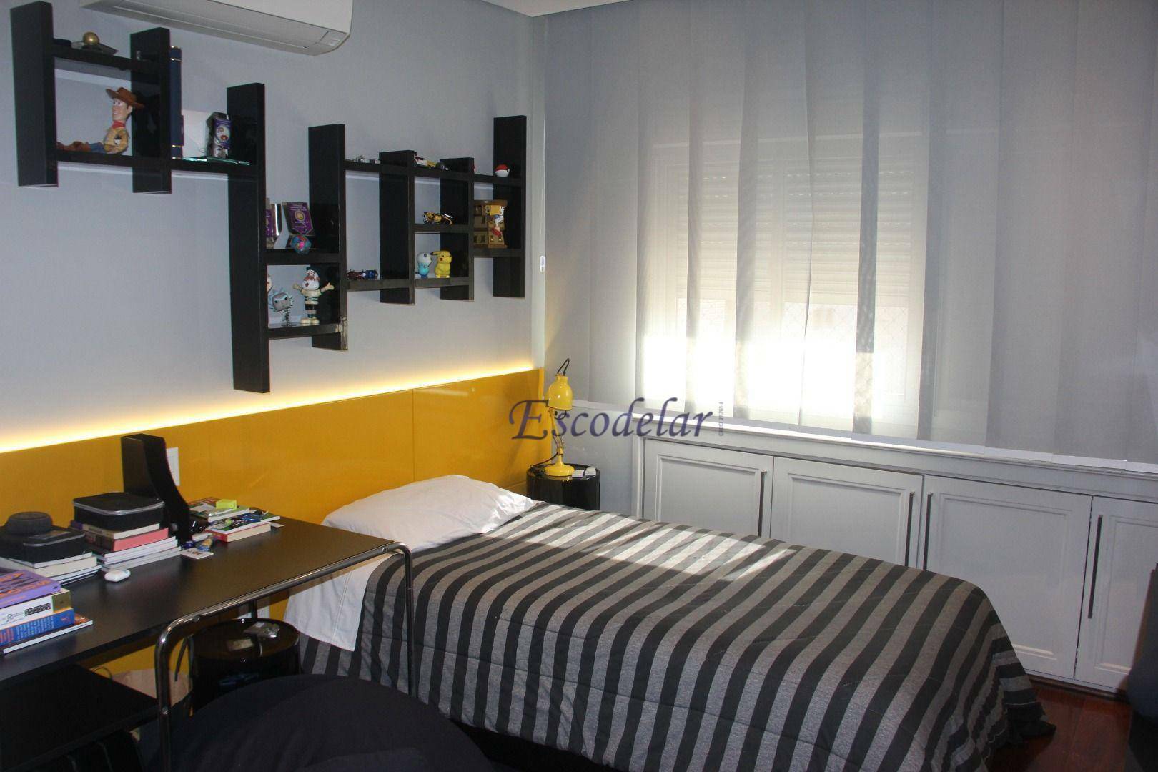 Apartamento à venda com 4 quartos, 228m² - Foto 4