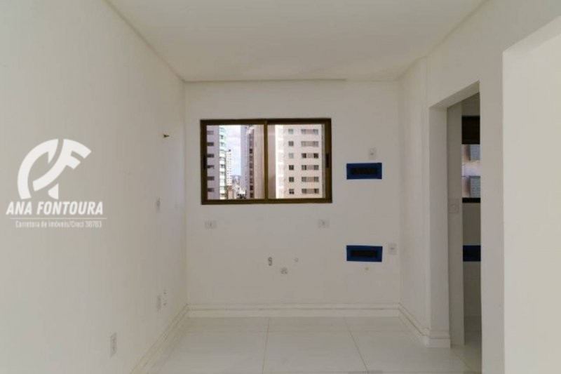 Apartamento à venda com 3 quartos, 110m² - Foto 26