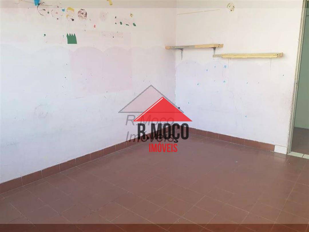 Sobrado à venda com 10 quartos, 219m² - Foto 15