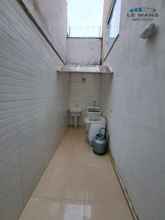 Casa à venda com 2 quartos, 150m² - Foto 18