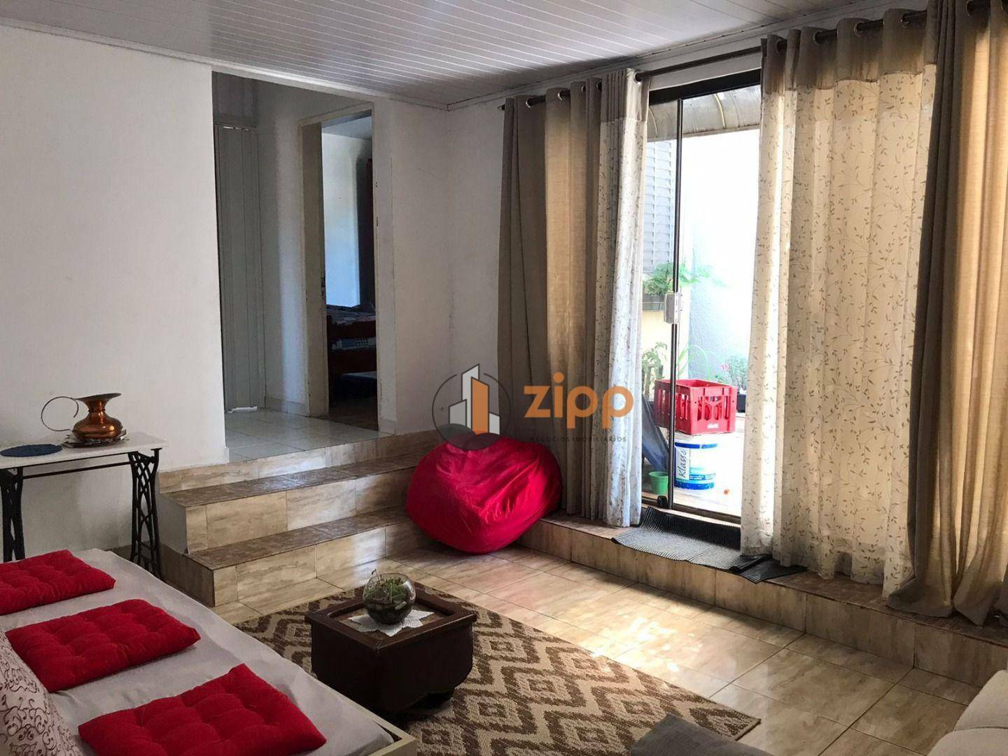 Casa à venda com 4 quartos, 100m² - Foto 1