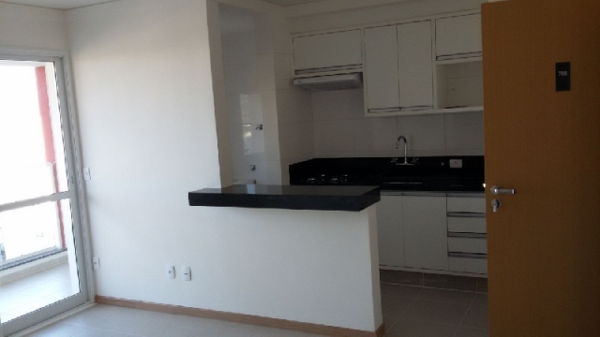 Apartamento à venda com 2 quartos, 63m² - Foto 2