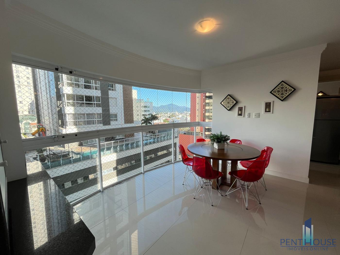 Apartamento à venda com 3 quartos, 128m² - Foto 2