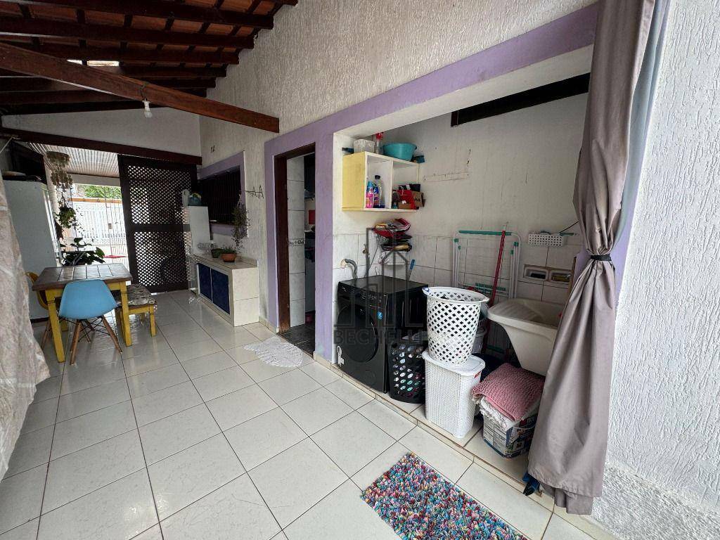 Casa à venda com 5 quartos, 196m² - Foto 5