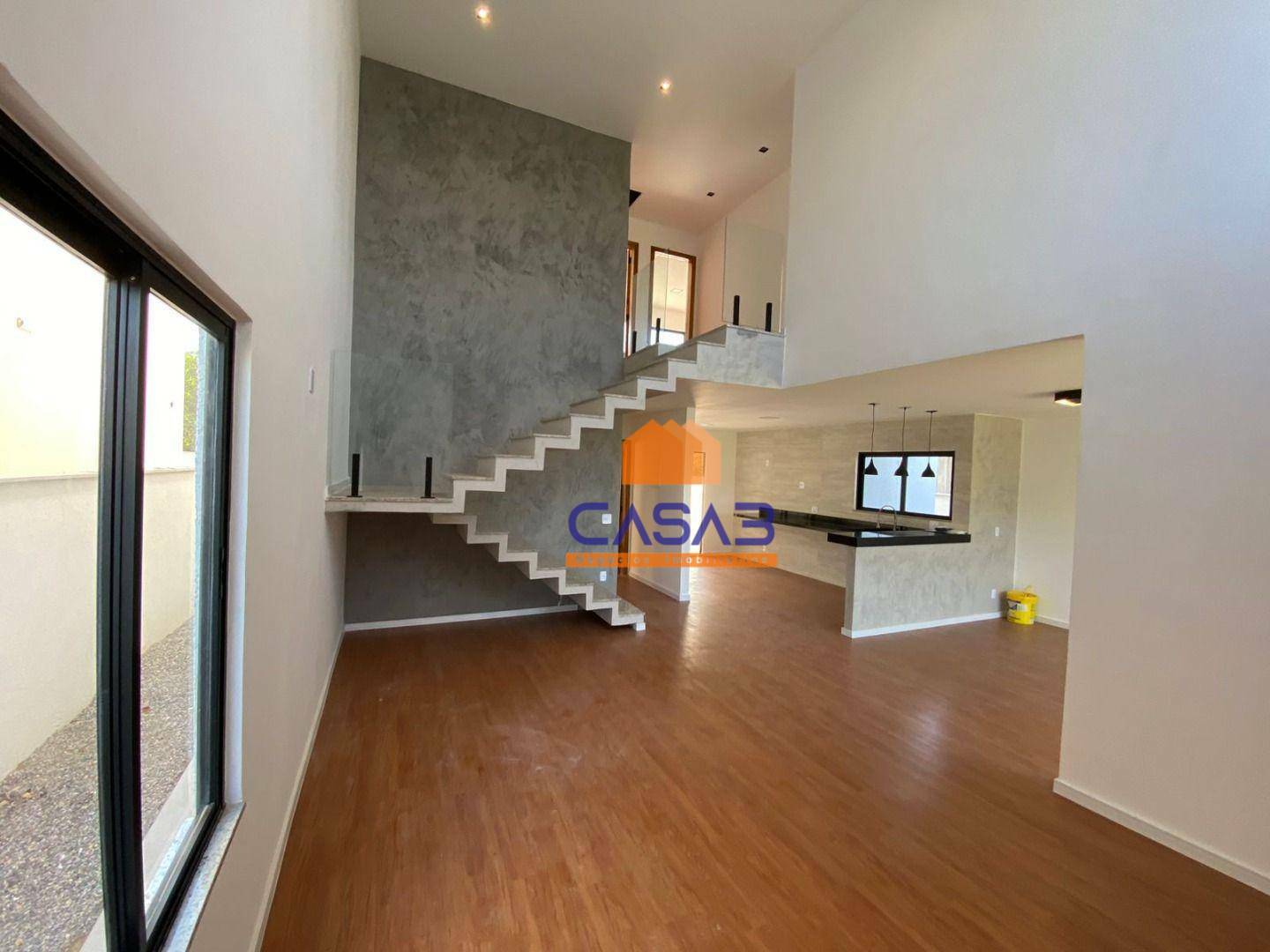 Casa à venda com 4 quartos, 208m² - Foto 4