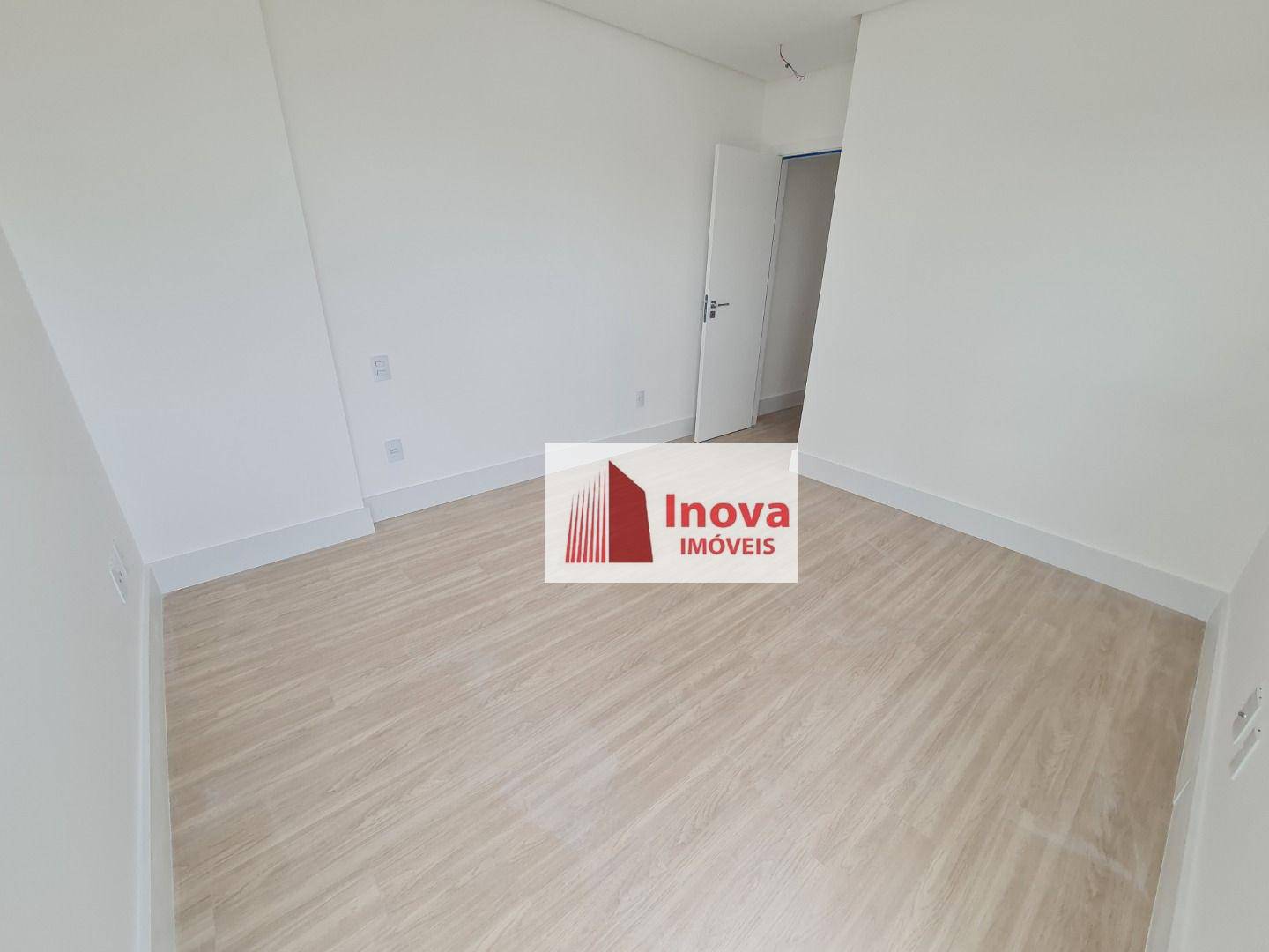 Apartamento à venda com 4 quartos, 225m² - Foto 27