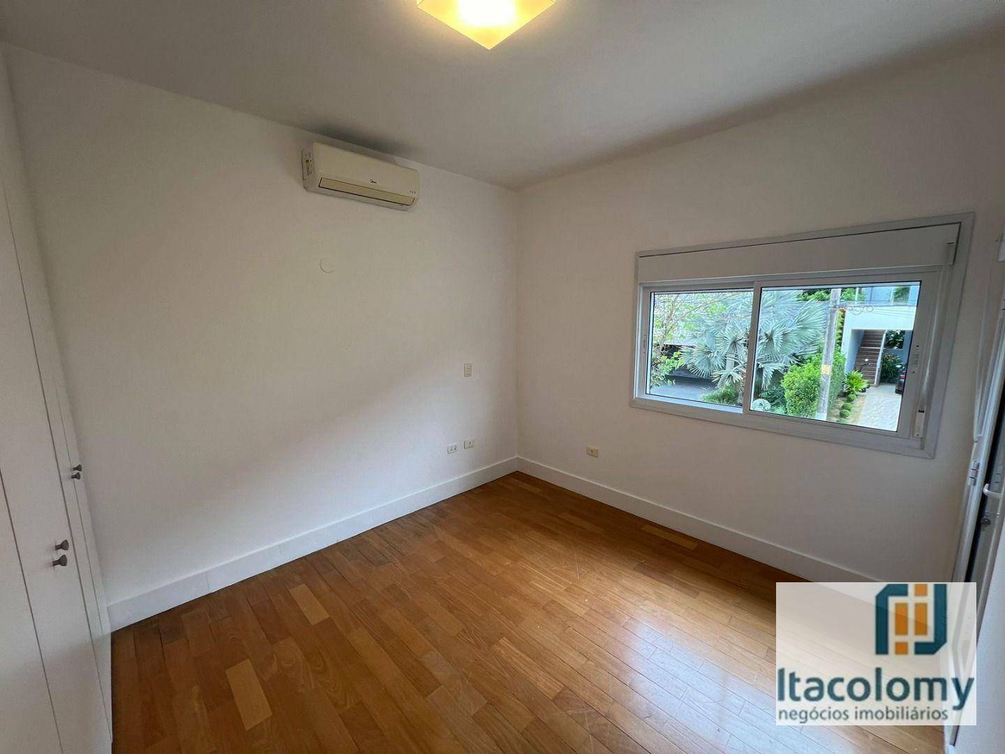 Casa de Condomínio para alugar com 5 quartos, 340m² - Foto 17