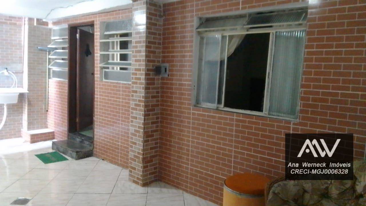 Casa à venda com 7 quartos, 400m² - Foto 1