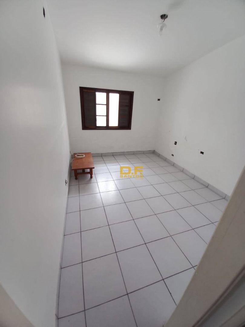 Casa para alugar com 3 quartos, 1M2 - Foto 1