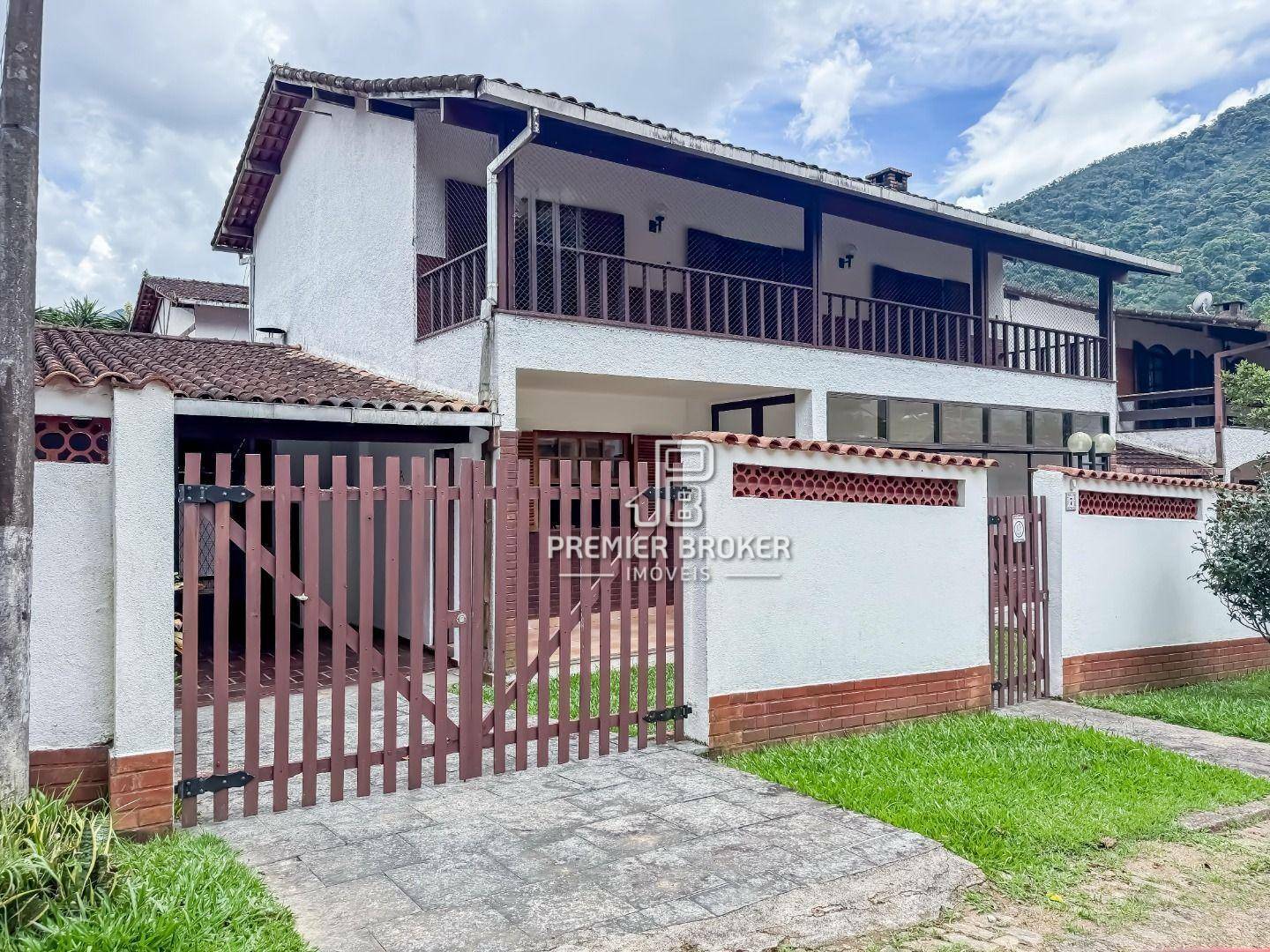 Casa de Condomínio à venda com 4 quartos, 250m² - Foto 1