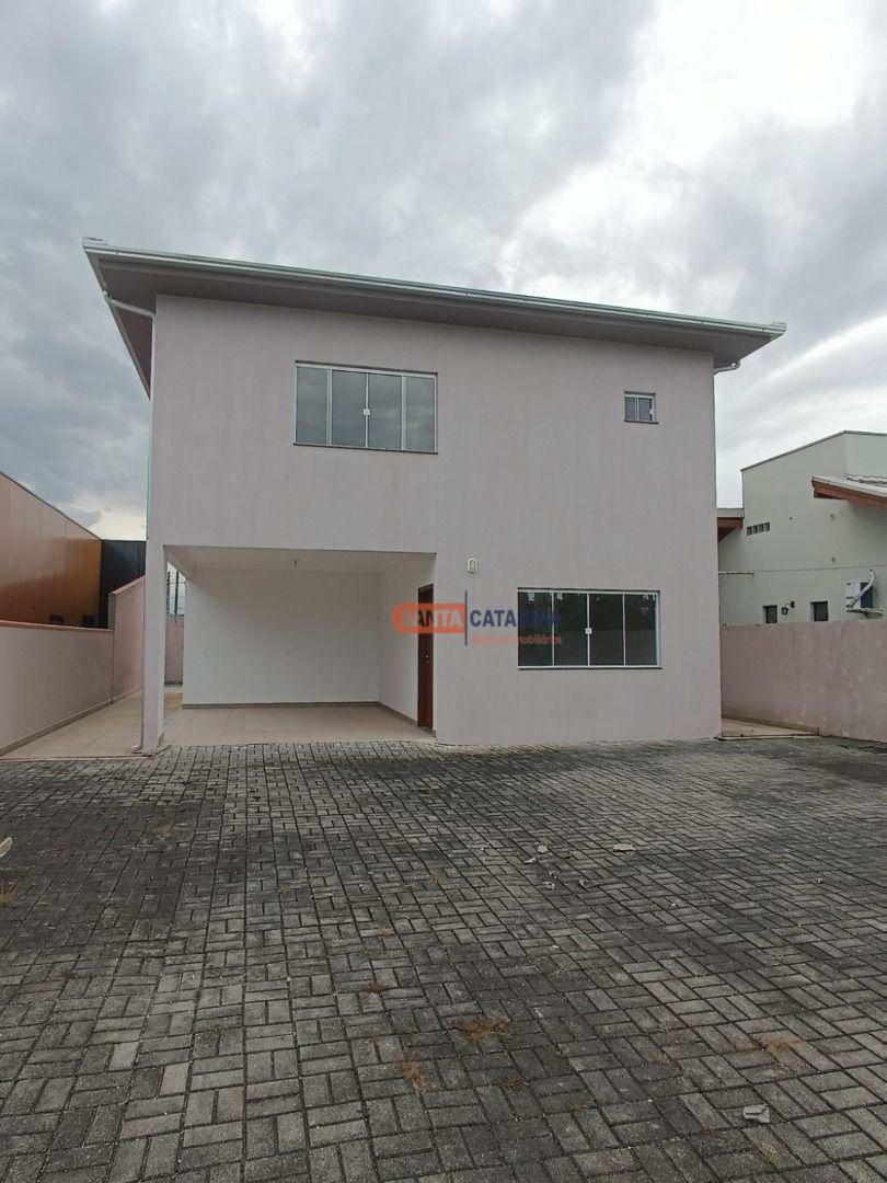 Casa de Condomínio à venda com 3 quartos, 200m² - Foto 1