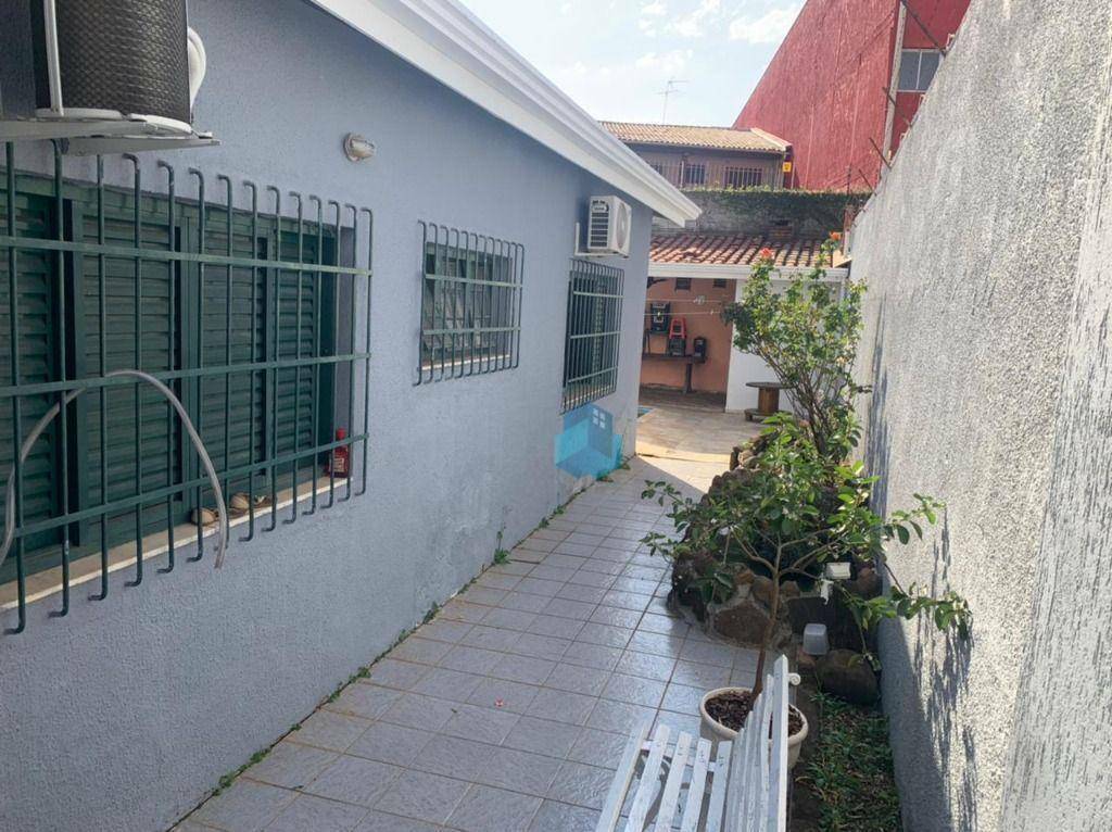 Casa à venda com 3 quartos, 248m² - Foto 12