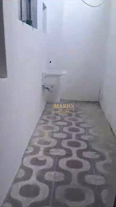 Casa para alugar com 3 quartos, 86m² - Foto 13