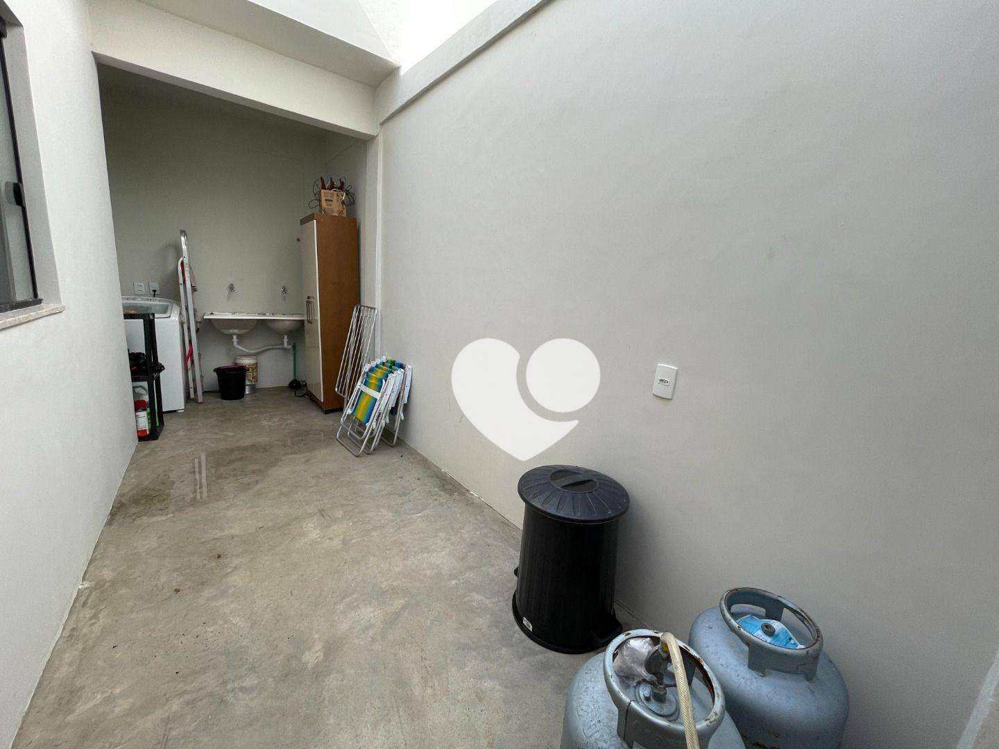 Casa à venda com 3 quartos, 320m² - Foto 24