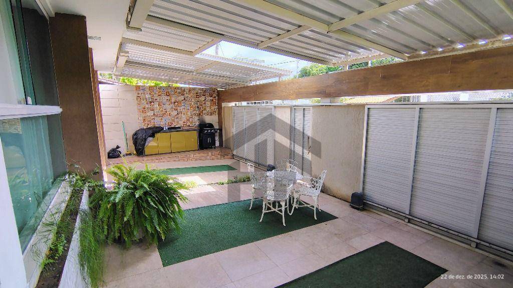 Casa, 3 quartos, 141 m² - Foto 2