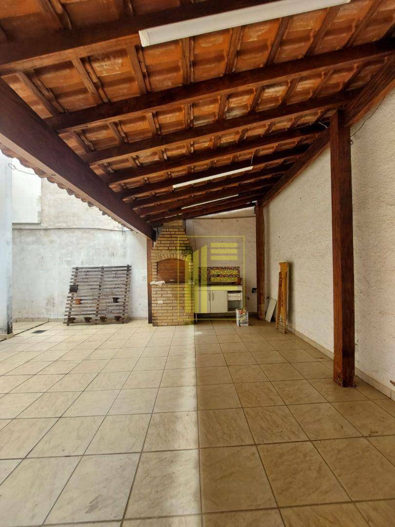 Casa de Condomínio para alugar com 3 quartos, 145m² - Foto 8
