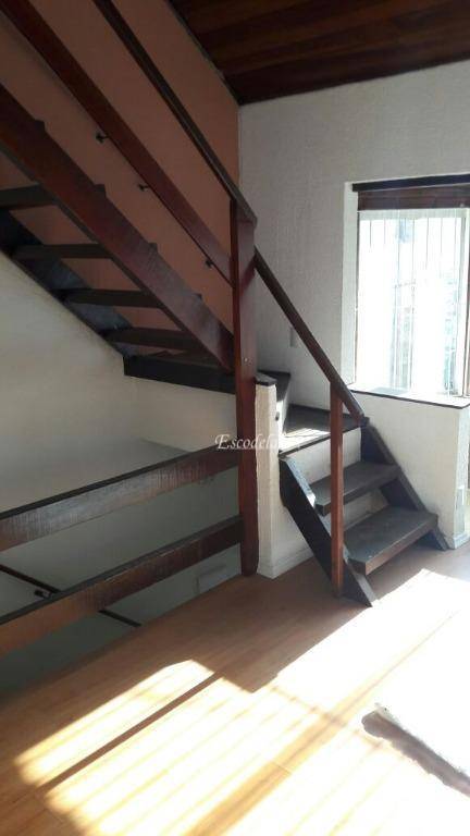 Sobrado à venda com 4 quartos, 240m² - Foto 2