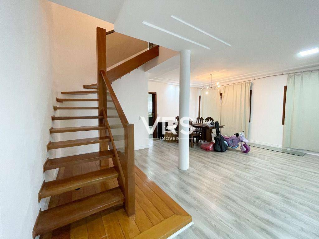 Casa à venda com 4 quartos, 195m² - Foto 17