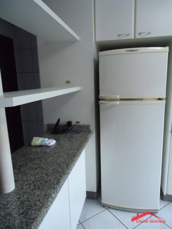 Apartamento para alugar com 2 quartos, 70m² - Foto 8