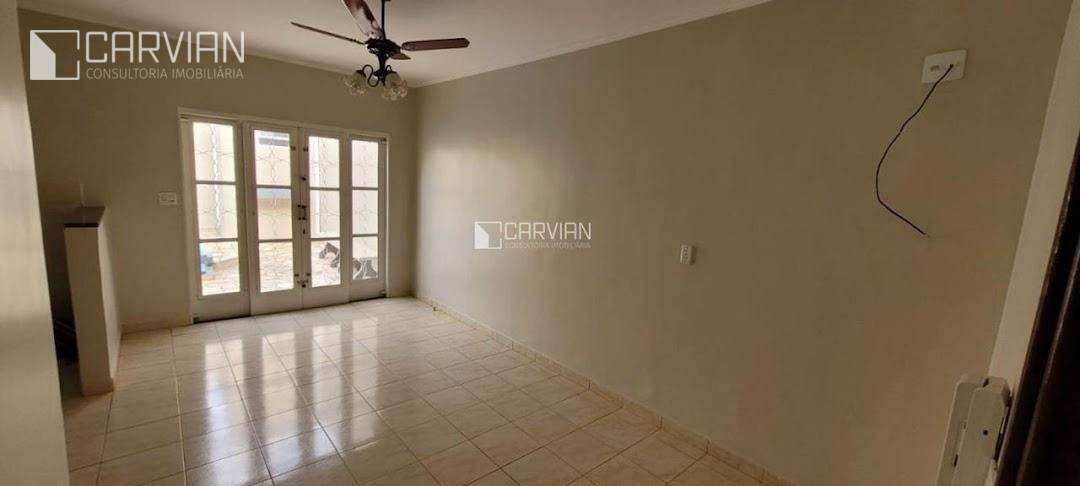 Casa à venda com 2 quartos, 111m² - Foto 1