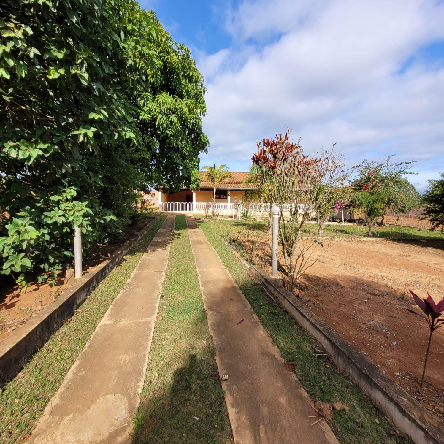 Fazenda à venda com 3 quartos, 3000m² - Foto 1