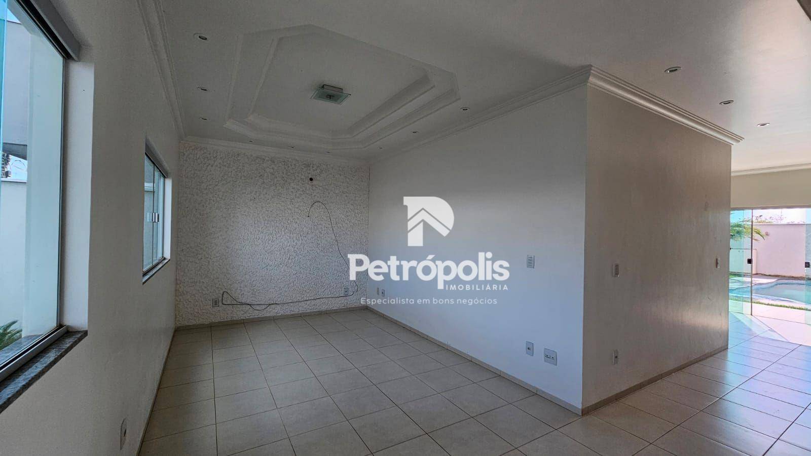 Sobrado à venda com 4 quartos, 220m² - Foto 2