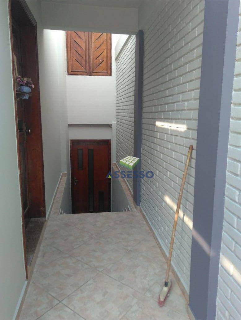 Casa à venda com 2 quartos, 163m² - Foto 2