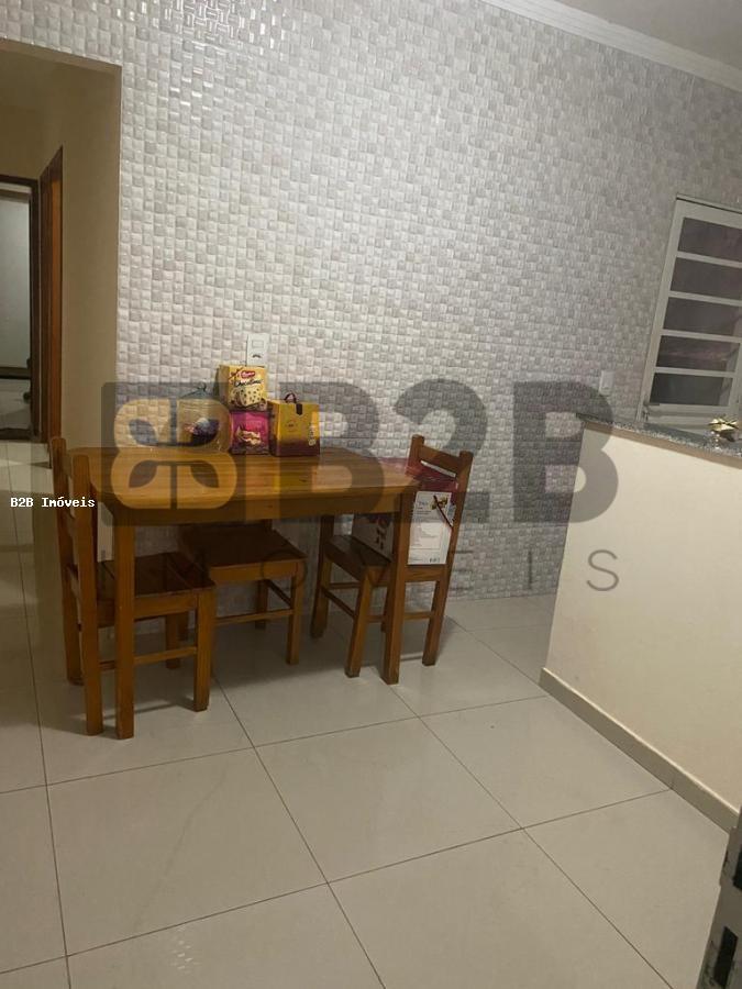 Casa à venda com 2 quartos, 47m² - Foto 3